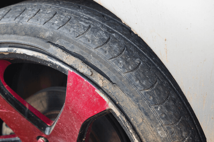 RV tires: signs of wear and age